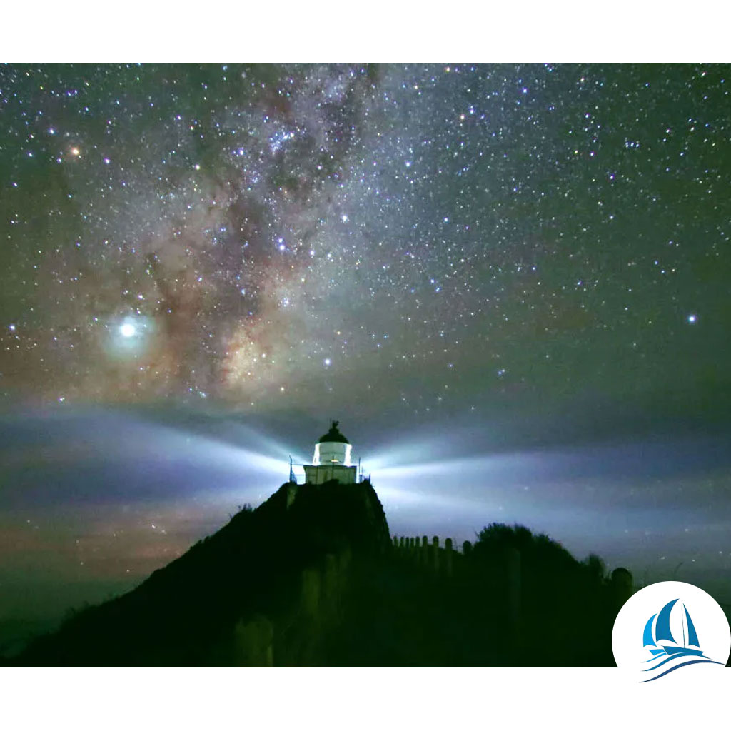 Practical Tips for Visiting Nugget Point : Night Sky at The Lighthouse at Nugget Point